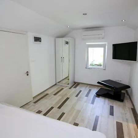 Charming Loft, Very Good Located! דירה סופיה